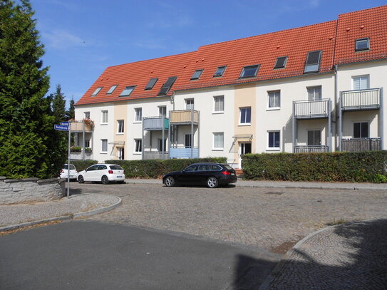 Geräumige 3-Raum-Neubauwohnung im Dachgeschoss einer Wohnanlage mit Gartenanteil