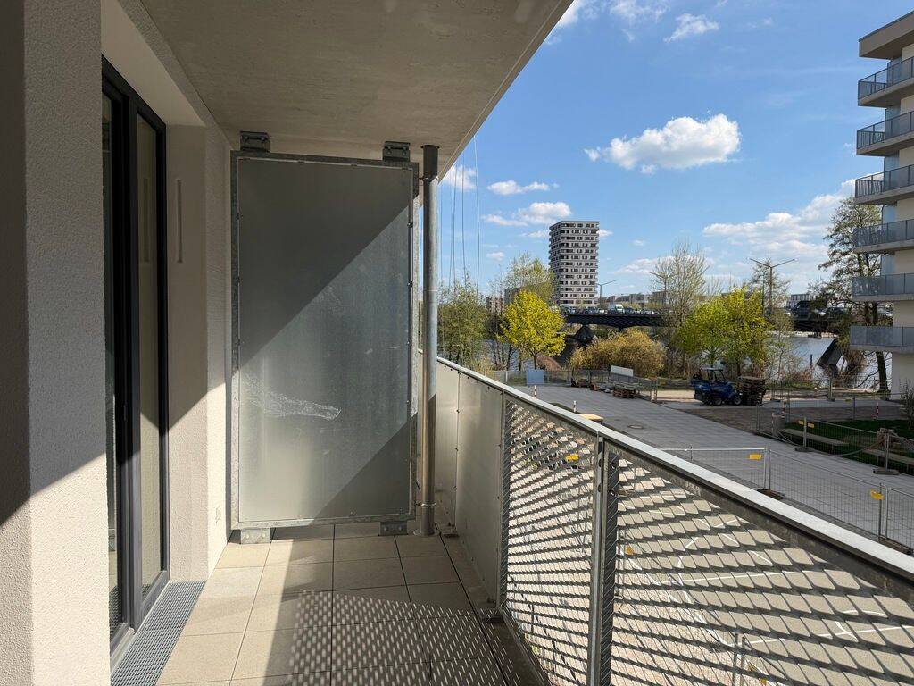 2-Zimmer Highlight mit sonnigem Balkon und Wasserlage - Photo 1