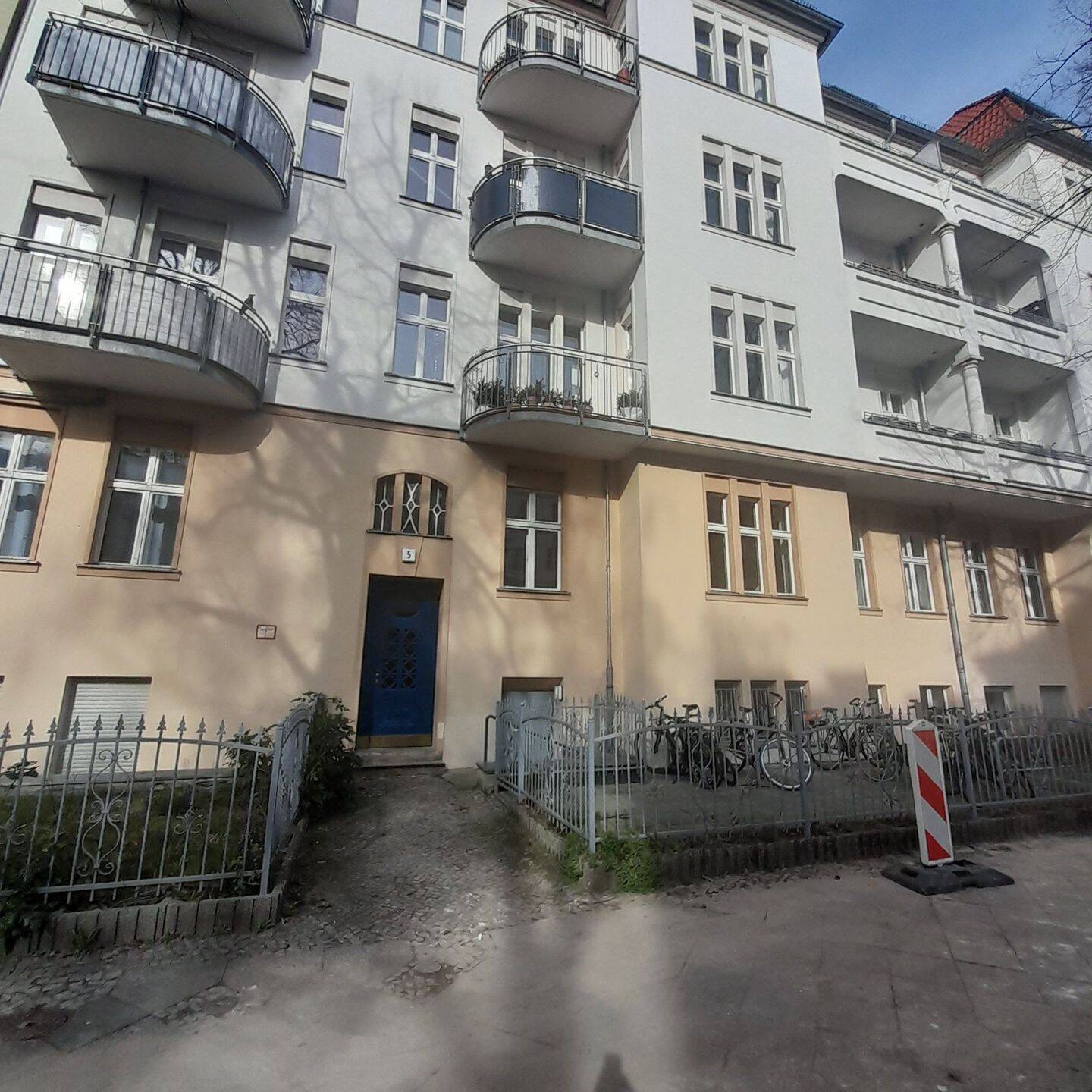 Schöne Wohnung im sanierten Altbau - Photo 1