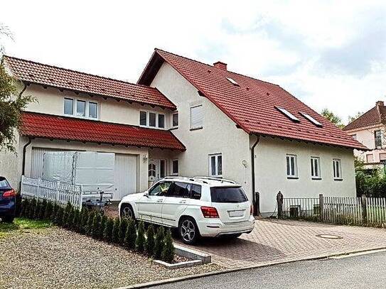 VIEL PLATZ - geräumiges Mehrfamilienhaus mit Wintergarten, Doppelgarage, Werkstatt auf 1800 m² Grund in Altenkunstadt-OT