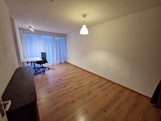 Schönes 1-Zimmer Appartment, 37qm, Küche, Dusche/WC, Terasse, teilmöbliert