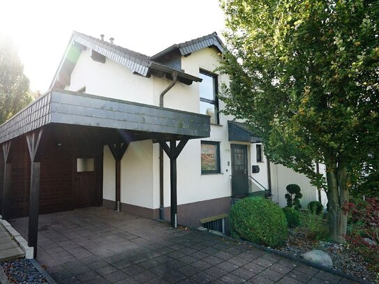 Für die kleine Familie - Einfamilienhaus mit Carport, Garten in Leverkusen-Lützenkirchen