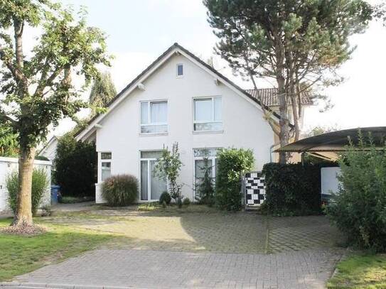 Doppelhaushälfte, zentrale Stadtlage, 4 ZKB