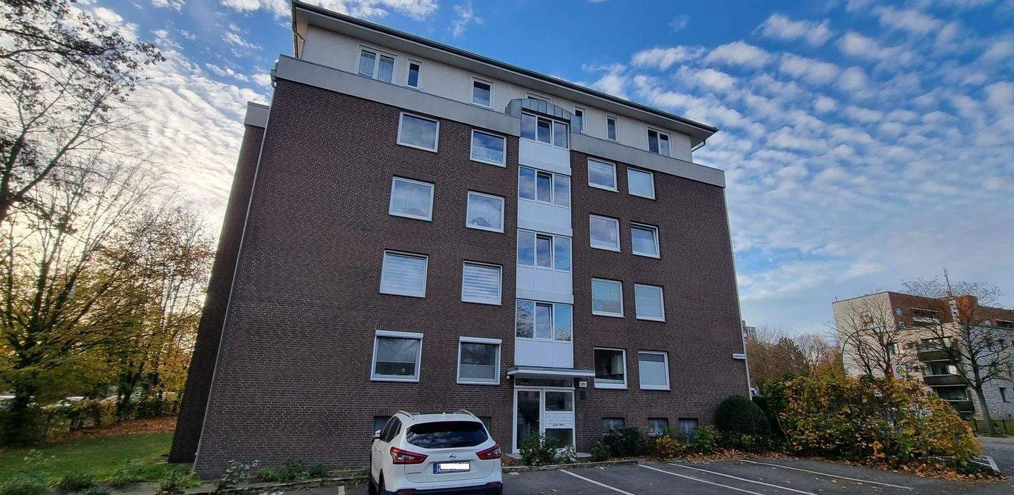 PROVISIONSFREI für den Käufer! Vermietete 4-Zimmer-Eigentumswohnung mit Balkon und PKW-Stellplatz in Hamburg-Lohbrügge