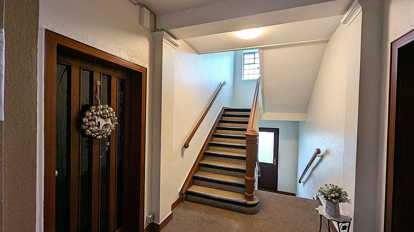 Eigentumswohnung im Hochparterre - 3 schöne Zimmer, Bad, Küche mit Balkon + Gemeinschafts-Garten