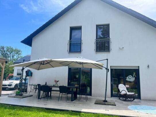 Niedrigenergie Haus (A) mit XXL Stromspeicher und PV Anlage (19 Kwp) am Waldrand