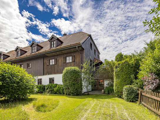 Waakirchen | stilvolles Landhaus | charmante EG-Wohnung mit prachtvollem Garten