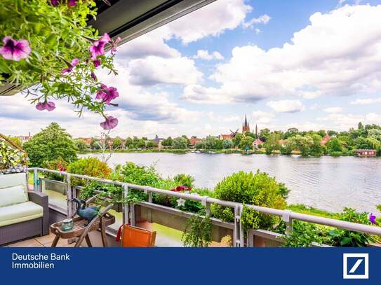 Perfekte HARMONIE am WASSER mit Blick auf die Werder Insel, Bootssteg & Tiefgaragenstellplatz