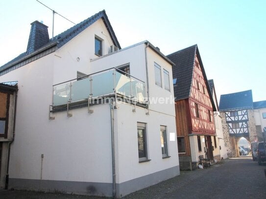 Saniertes bezugsfertiges Einfamilienhaus ca. 155 m² Merenberg, Fernblick, Dachterrasse, KOfen, Klima