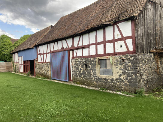 Das Tor zum Vogelsberg......Wohnen, Hobby und ein ruhiger Garten zum Erholen !