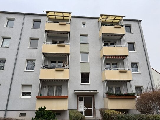 3 Raum Eigentumswohnung mit Balkon in einem sehr gepflegten Mehrfam. Haus