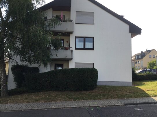 2-Zimmer-Küche-Bad-Balkon Wohnung mit Garage in Kenn