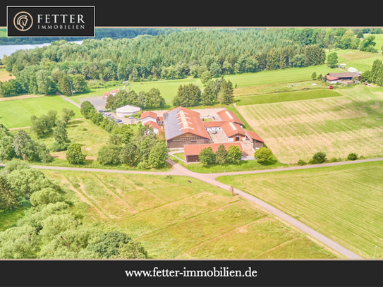 Hochwertige Reitanlage in Hessen zu verkaufen mit optimalen Trainingsbedingungen in See-Nähe!