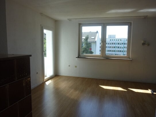 D-Flingern-Nord/Engerstraße: 3 Zimmer-DG.Whg. im 4. OG. ca. 69 m² mit Balkon