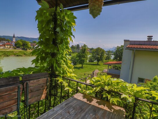 Künstlerhaus mit Atelier an der Salzach!