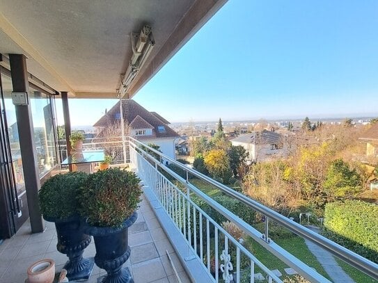 Ettlingen/Vogelsang: 160 m² Wohnfl. in der Belle Etage eines hochgepfl. 2-Fam.-Haus-Anwesens mit herrlichem Blick über…