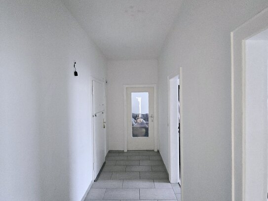 Spacious 75 m² apartment is perfectly situated in the city center, offering easy access to shops, public transportation…