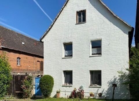 Großes sanierungsbedürftiges Ein- bzw. Mehrfamilienhaus mit viel Potenzial