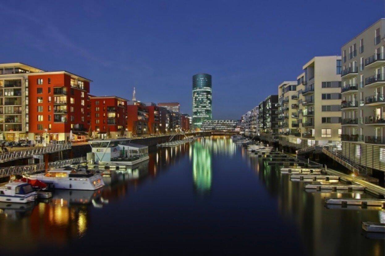 3-Zimmer Designerwohnung im Neubau (Luxusklasse) direkt am Fluss | Voll möbliert | Sofort bezugsfertig