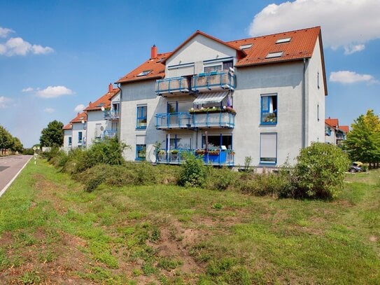 Günthersdorf - 3-Raumwohnung in gepflegter Wohnanlage mit Balkon, Tageslichtbad und Stellplatzoption