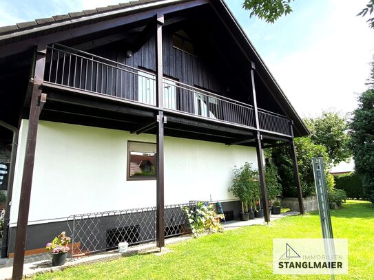 Zu vermieten an Einzelperson! Tolle 3,5-Zimmer-Dachgeschoss-Maisonettewohnung in Zweifamilienhaus