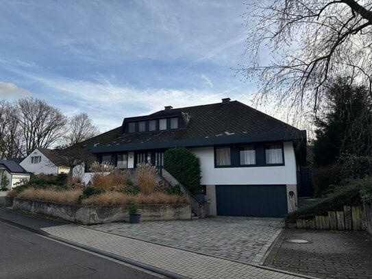 TOP-Lage Alter Niederberg !! Ein Katzensprung zum Golfplatz - TOP 3-Zimmer ETW mit Sonnenbalkon