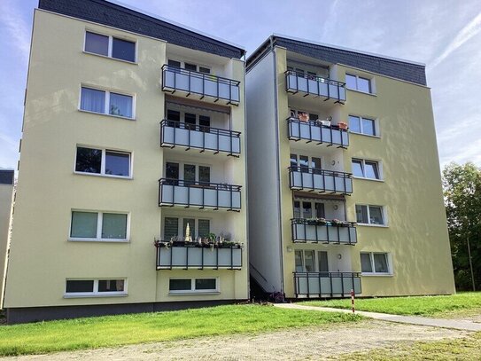 Schöne 3,5 Raum Wohnung mit Balkon im Erdgeschoss!