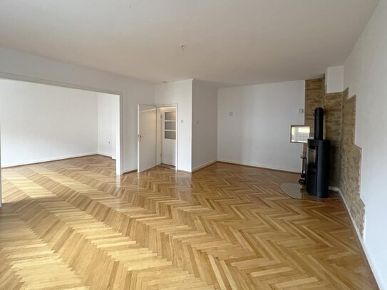 Kuschelig am Kaminofen! Wunderschöne 2½-R.-Whg. mit Dachterrasse & Stellplatz im Südviertel