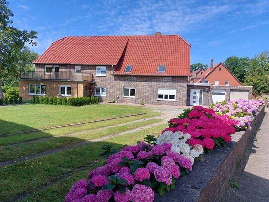 "Schöner Wohnen in Edemissen !" / Modernisierter Resthof / Mehrfamilienhaus mit ausbaufähigem Nebengebäude auf großem G…