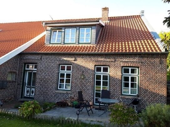 Schicke Maisonette-Wohnung in kernsaniertem Haus in Schortens