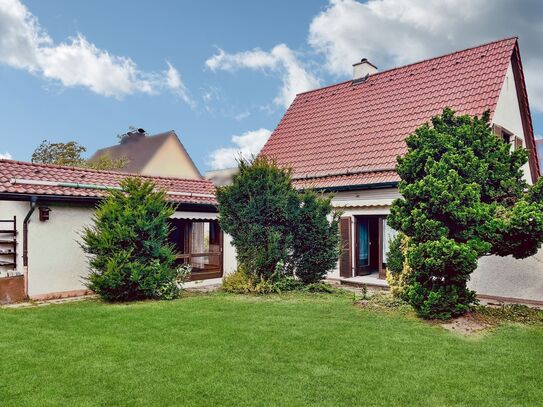 In begehrter Lage......Grundstück mit älterem Haus und großem Baufenster