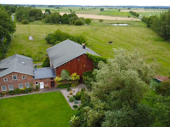 Gepflegter Resthof in Alleinlage mit ca. 2 ha Hauskoppel