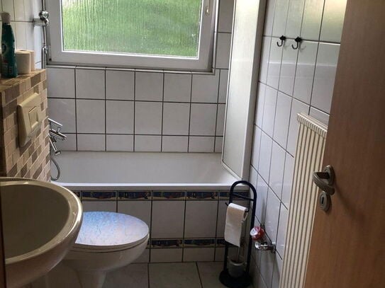 Ohne Makler! Helle Wohnung in zentraler Lage ab sofort frei mit Garten & Stellplatz