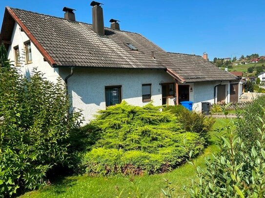 Ein- bis Zweifamilienhaus für Gartenliebhaber