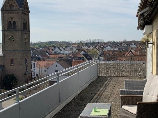 Kernsaniertes Penthouse in Weilbach mit großartigem Ausblick - Rhein-Main Gebiet at its best!