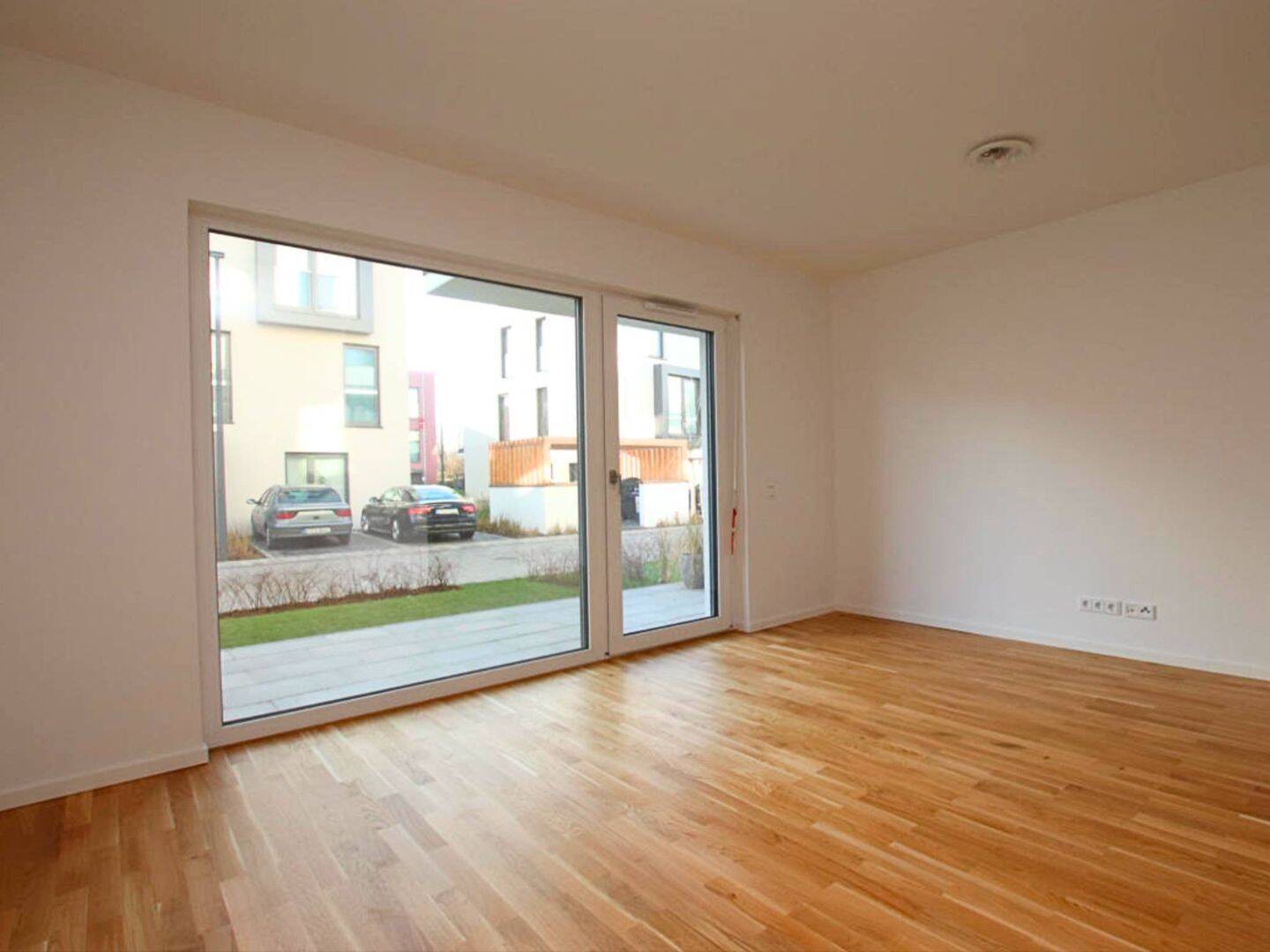 Berlin-Lichtenberg: Moderne 2-Zimmer-Wohnung mit sonniger Terrasse in fußläufiger Nähe zum Spreeufer - Foto 1