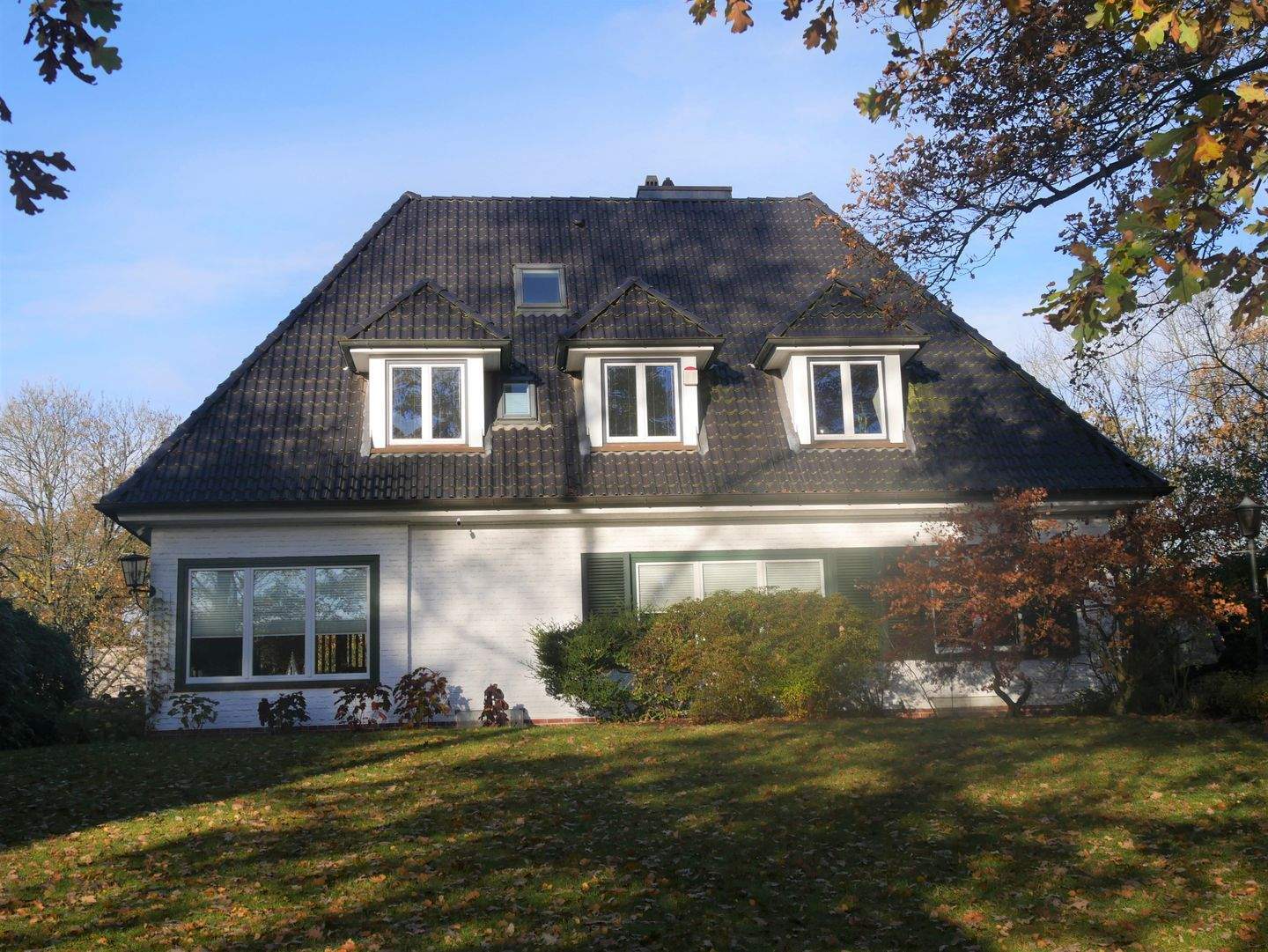 Blankenese -Villenstraße- familiengerechte 7 1/2-Zi.-Einfamilienvilla