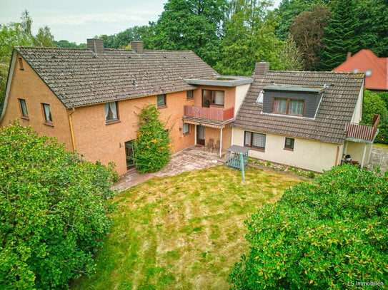 Sanierungsfähiges Mehrfamilienhaus auf einem traumhaften Grundstück