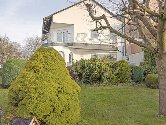 Apartes Einfamilienhaus in herrlicher Aussichtslage mit großem angelegten Garten