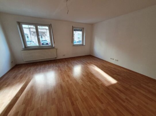 3 Zimmer Erdgeschosswohnung nahe Friedrich-Ebert-Platz