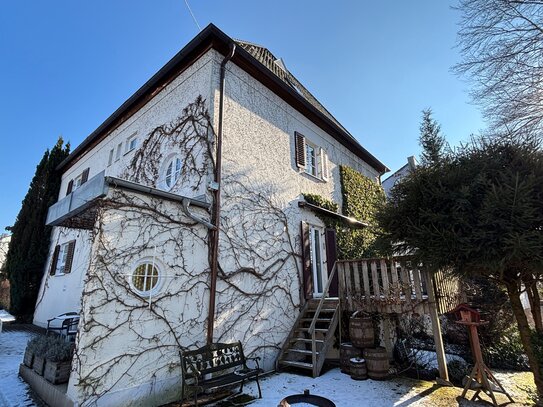 Renovierte 2-Zimmerwohnung im schönen Altbau in Neusäß-Westheim (WG-Geeignet)