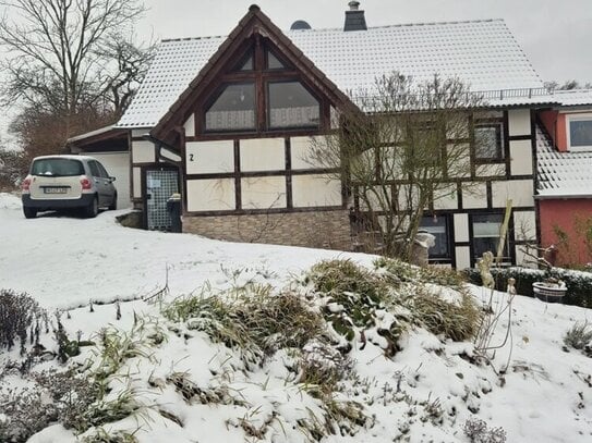 Charmante Doppelhaushälfte in Altena-Kleindrescheid - Ländliches Paradies mit Freiraum.