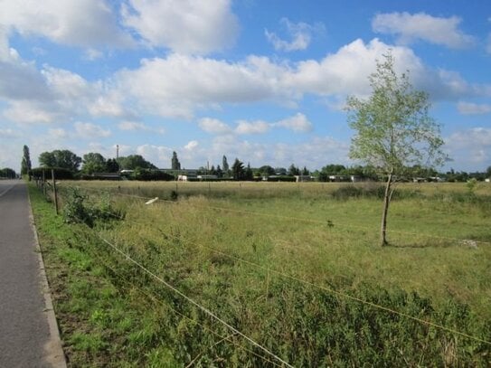 vollerschlossenes Industrie- und Gewerbegrundstück in der Hansestadt Stendal östlich und westlich (2 separate Grundstüc…