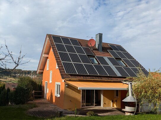 Einfamilienhaus mit Einliegerwohnung, Garage, Terrasse, Garten und Sauna