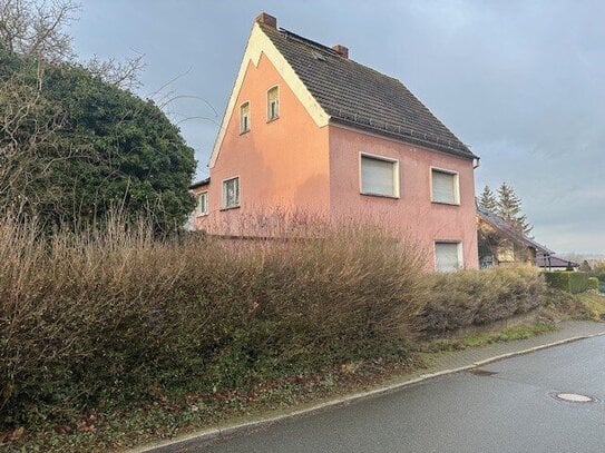 +++ Sanierungsbedürftiges Einfamilienhaus in Langendorf +++