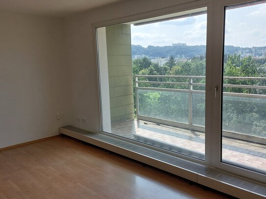 Einzimmer / Küche / Bad ca.45m2 mit Balkon