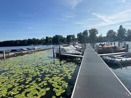 Köpenick: 140 m² mit 4 Zimmern und Küche am Wasser mit Bootssteg, Badestelle und Tiefgarage!