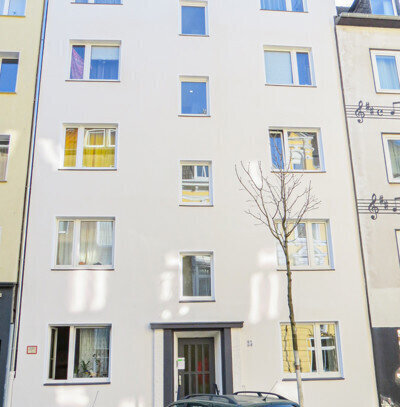 Großzügige 1-Zi.-Wohnung mit moderner Einbauküche und Balkon