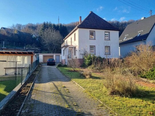 Freistehendes Einfamilienhaus in ruhiger Waldrandlage