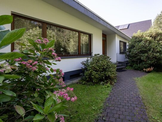 Bergisch Gladbach - Katterbach: Großes, idyllisches Grundstück mit Potential und einem Bungalow